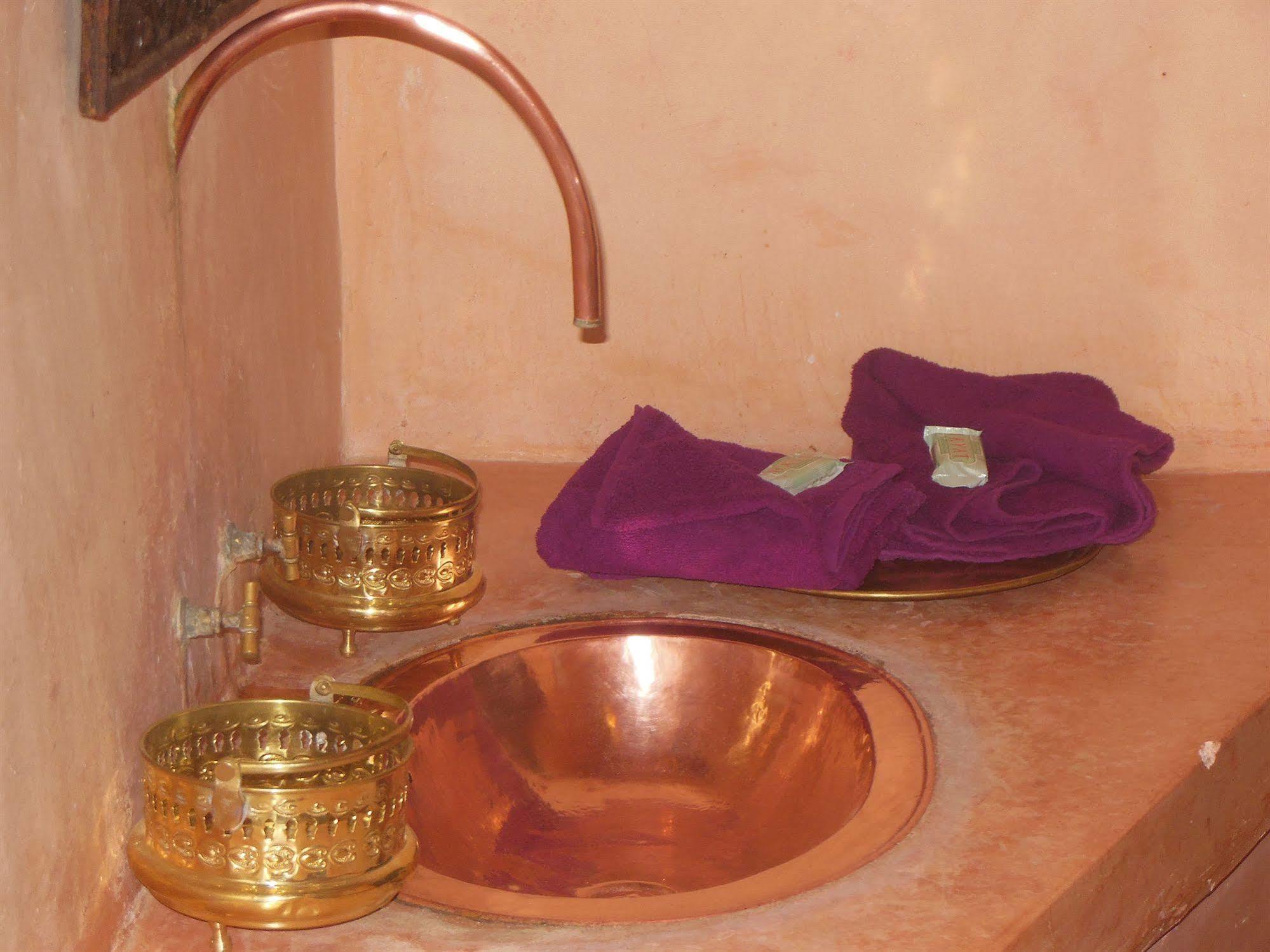 Bed and Breakfast Kasbah Du Peintre Айт-Бен-Хадду Экстерьер фото